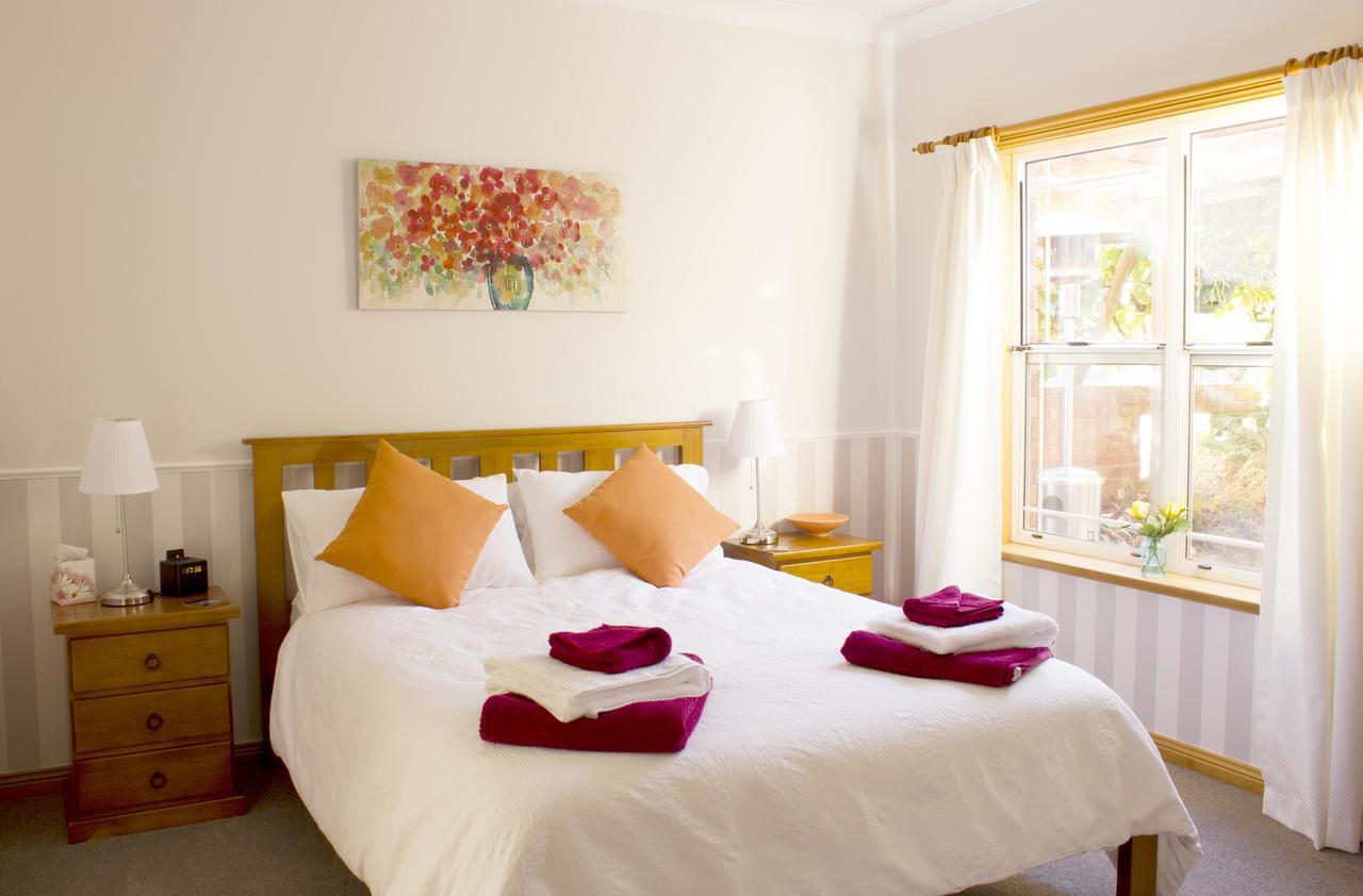 Bed & Breakfast At Tiffany'S Mclaren Vale Exterior photo